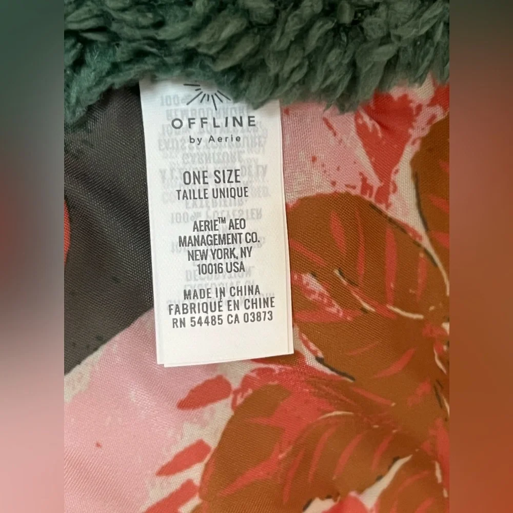American Eagle Offline OFFLEASH By Aerie Travel Pet Blanket